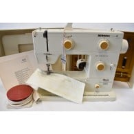 Bernina 900 Nova Sewing Machine with Pedal & Hard Case